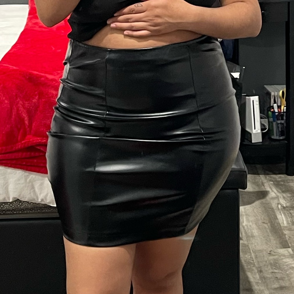 Fashion Nova Black leather skirt